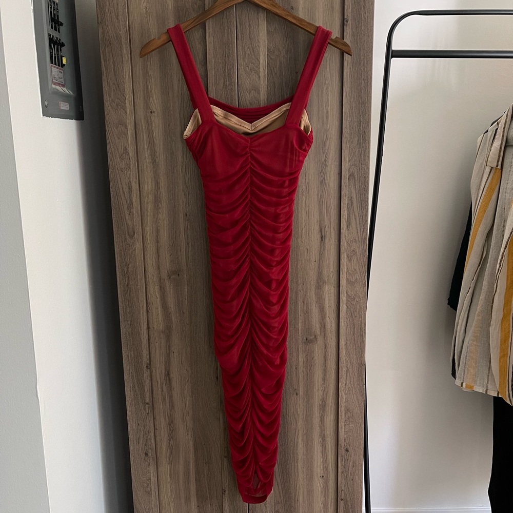 MAJORELLE RACHELLE MIDI DRESS IN CRANBERRY XS - Picture 3 of 7
